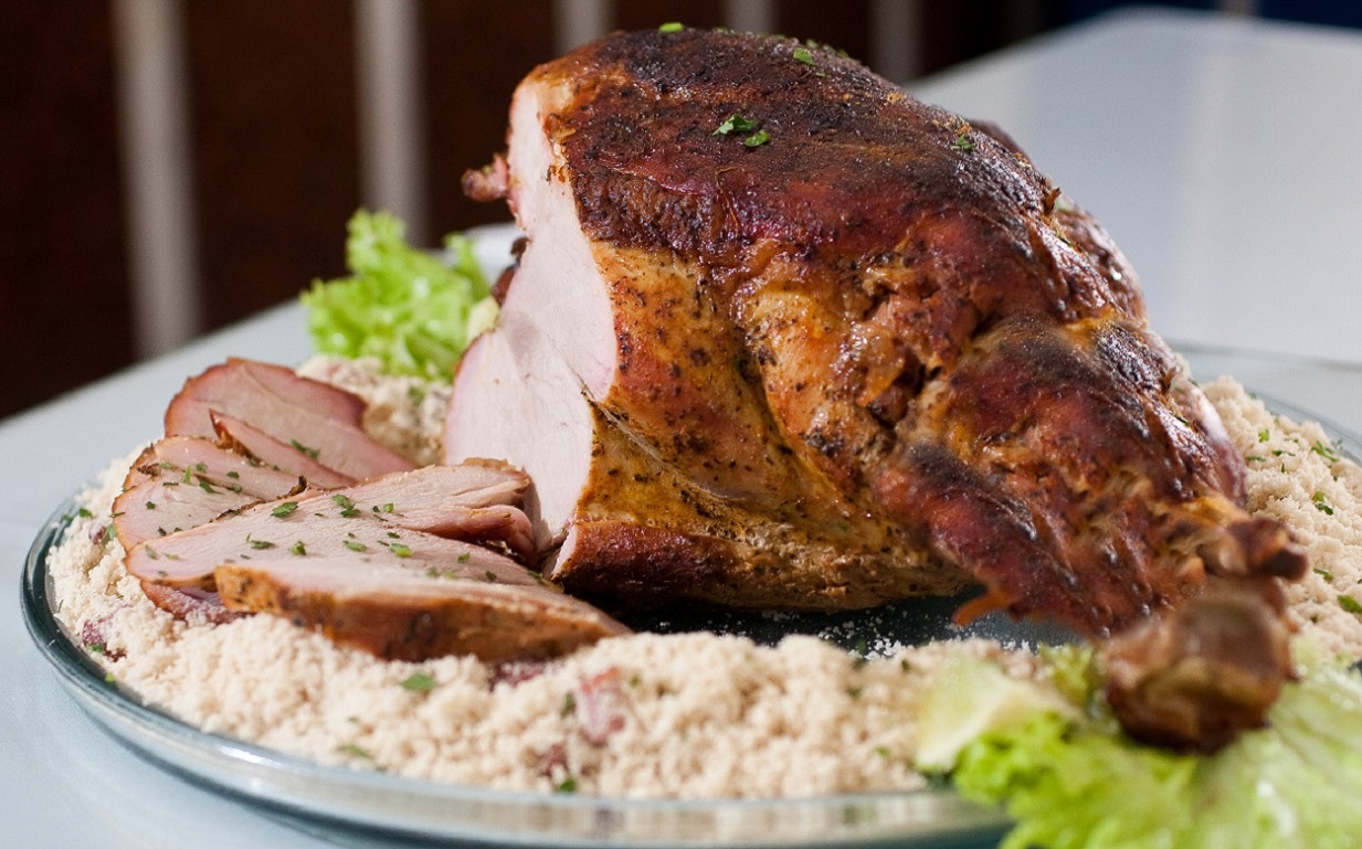 Pernil assado para celebrar o Dia de Finados